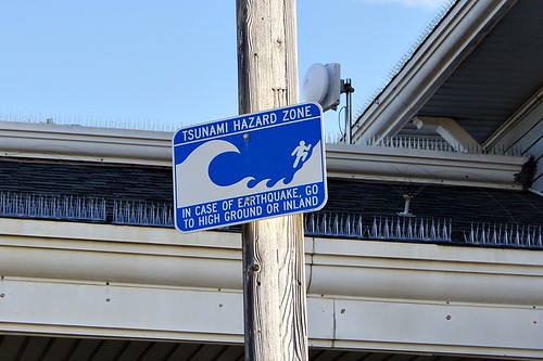Beach: Tsunami warning