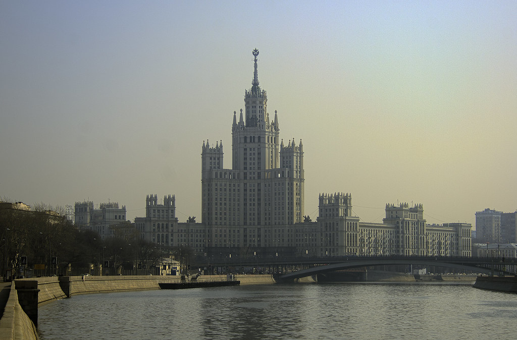: Kotelnicheskaya Embankment Building, Moscow river.    ,  .