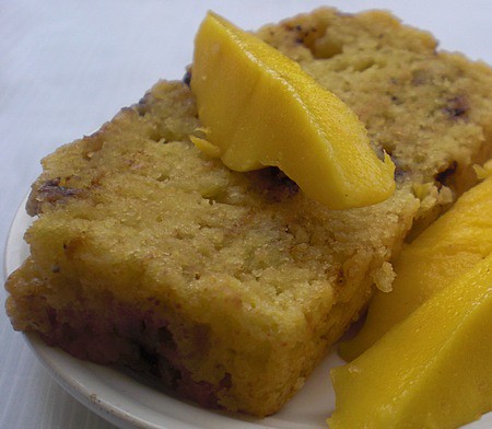Mango & banana eggless cake