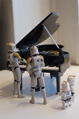 The Clones is playing the piano at Bokia in Helsingborg (i)