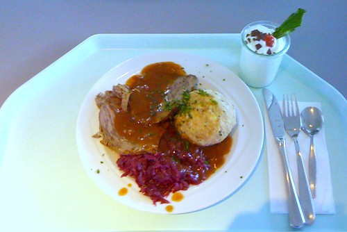 Sauerbraten mit Blaukraut & Semmelknödel / Marinated beef with red cabbage & dumpling