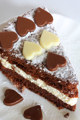 cake with chocolate hearts 1627 R