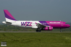 HA-LWC - 4323 - Wizzair - Airbus A320-232 - Luton - 110420 - Steven Gray - IMG_4445