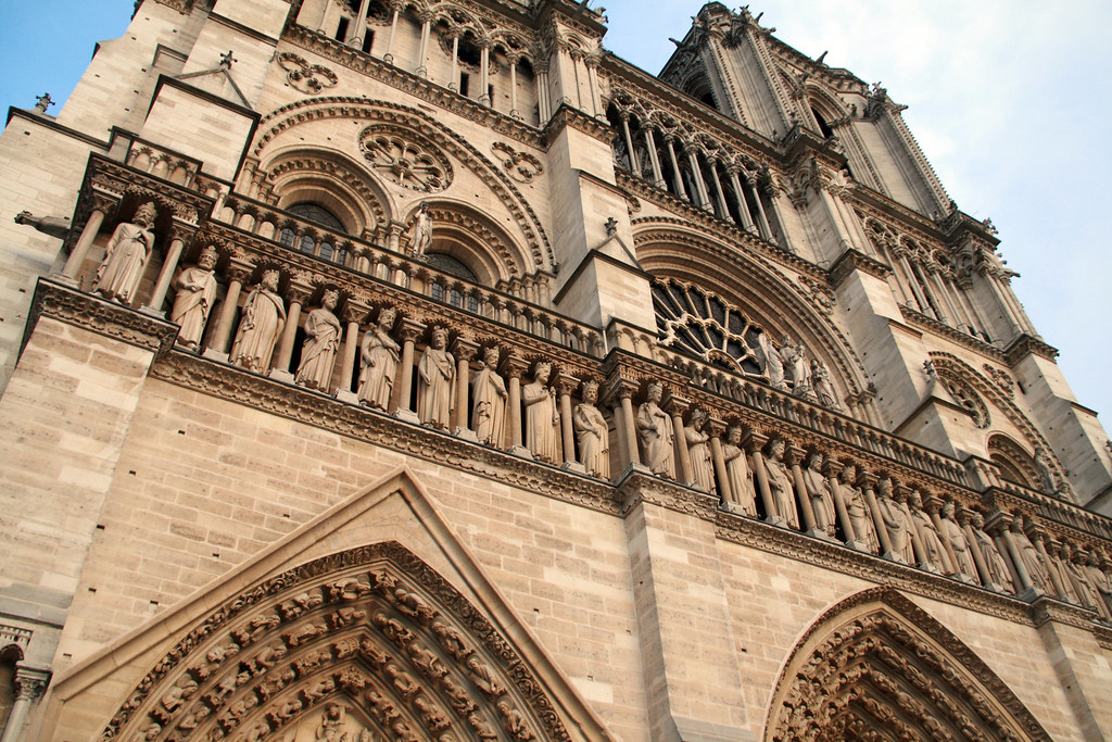 Tanya & Notre Dame de Paris