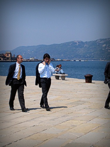Ejecutivos en el puerto de Trieste