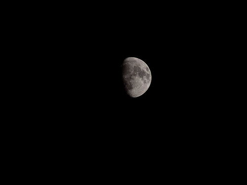 Waxing Moon 13 April 2011