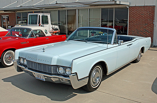 1967 Lincoln Continental Convertible 4 of 12 