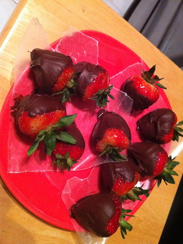 chocolate covered strawberries by unglaubliche caitlin