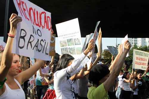 Protestujący przeciwko Belo Monte czerwiec 2011. Zdjęcie autorstwa Marisa Meliani, na Flickr (CC-BY-NC-SA 2.0.).