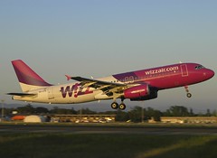 Wizz Air A320-233 HA-LPA GRO 25/06/2005