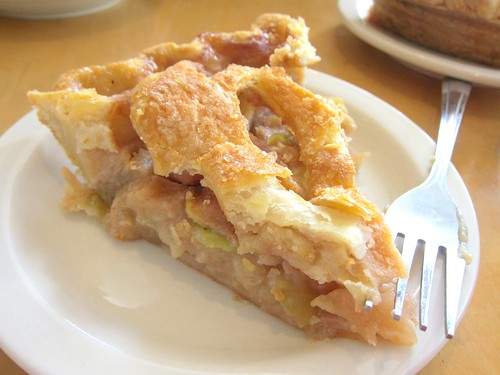 Vanilla Salted Caramel Apple Pie