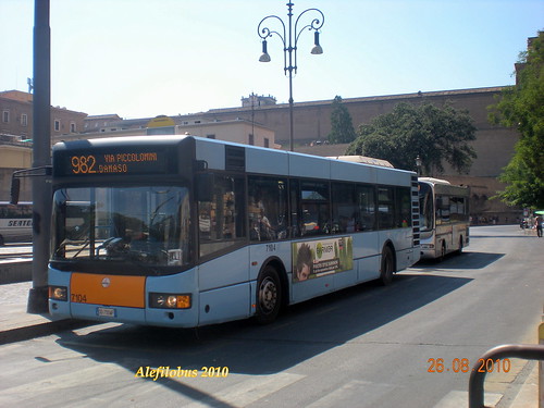 ROMA: autobus Breda n°7104 al capolinea 982 in piazza Risorgimento