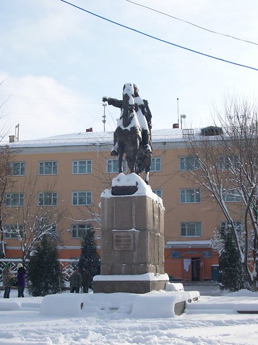 Snowy Statue ©  upyernoz