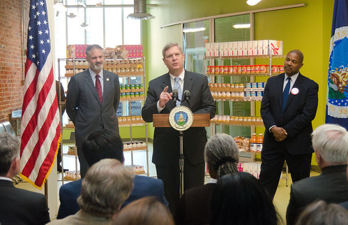 Agriculture Secretary Tom Vilsack Thursday (center), corperation for natinal and comunity Service CEO Patrick Corvington and Bread for the City President George Jones announced at Bread for the City, on April 29, 20ll in Washington, DC, that the USDA will become champions to end hunger and innovative partnerships to address hunger, especially among children  USDA Photo by Lance Cheung.