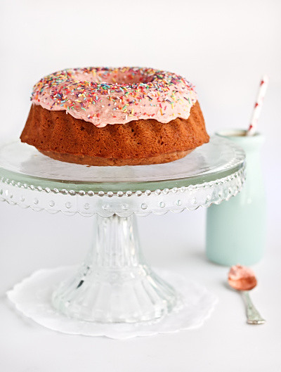 strawberry_donut_cake-3
