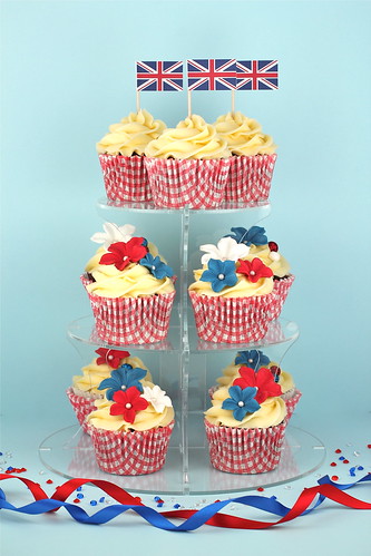 images of royal wedding cupcakes. Royal Wedding Cupcakes