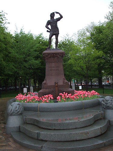 Lief Erikson
 Statue