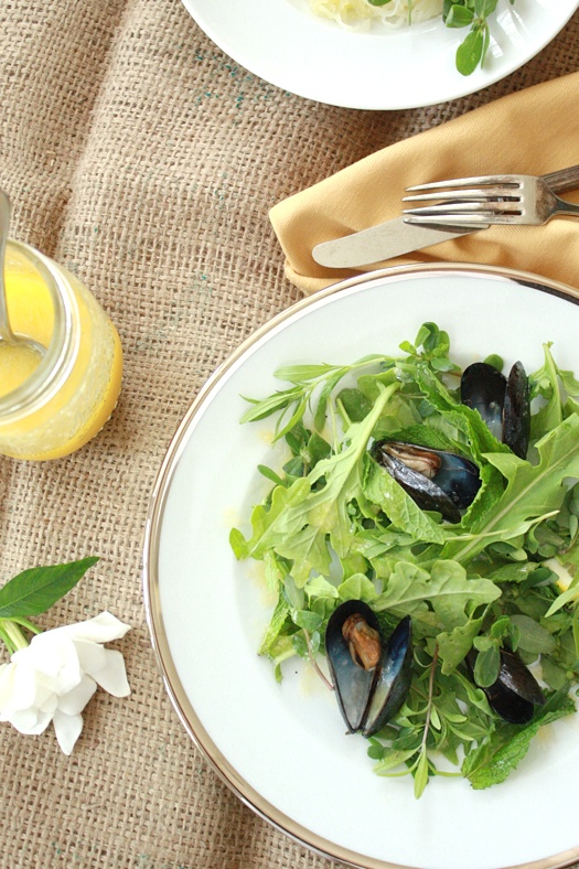 Herb Salad with Grilled Mussels