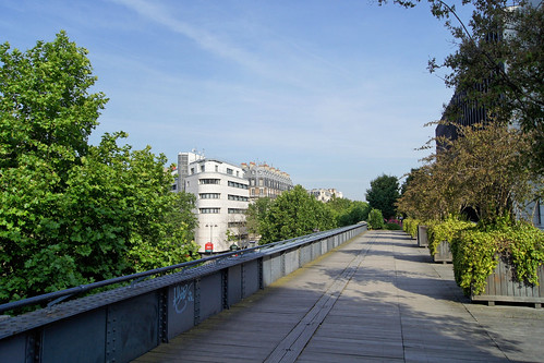 la Promenade Plantee (by: besopha, creative commons license)