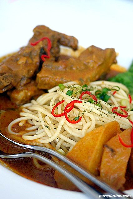 curry ribs pasta