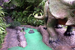 Dino golf