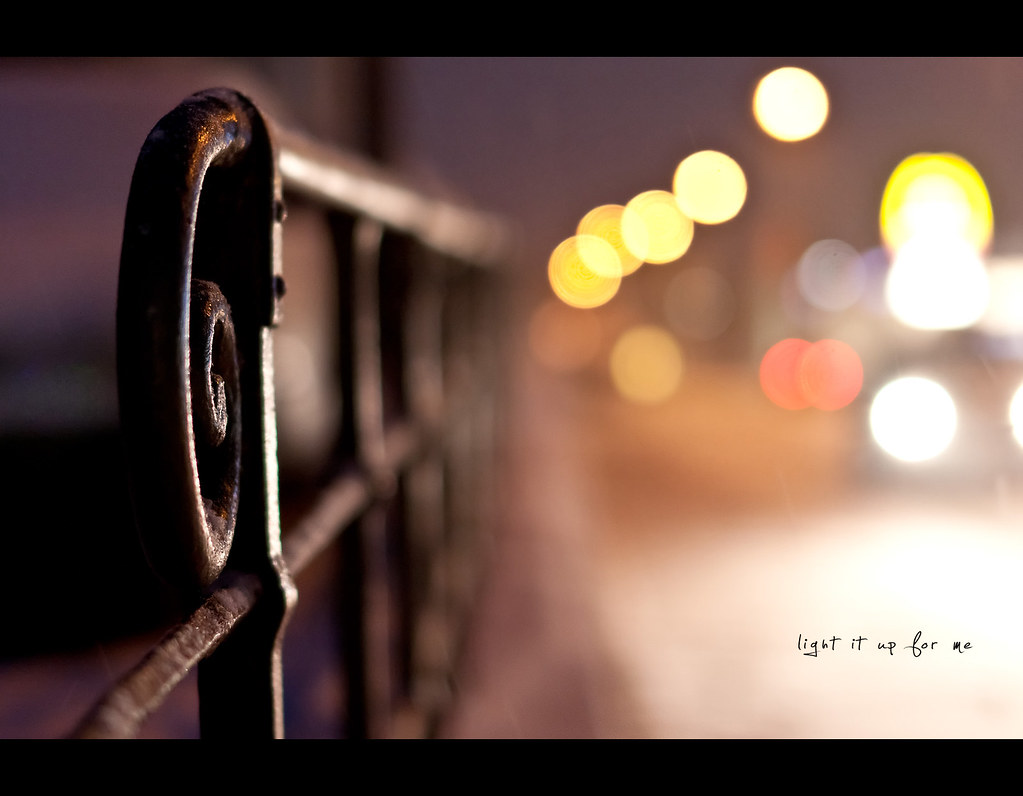 Day 121, Bokeh, 121/365, Project 365, rail, railing, cars, relection, reflect, car, ourdailychallenge, show, white, walk