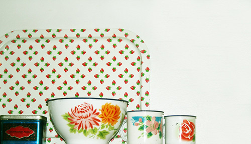 Flower bowl and cups