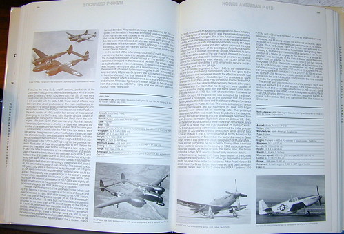 The Complete Book of World War II Combat Aircraft: Enzo