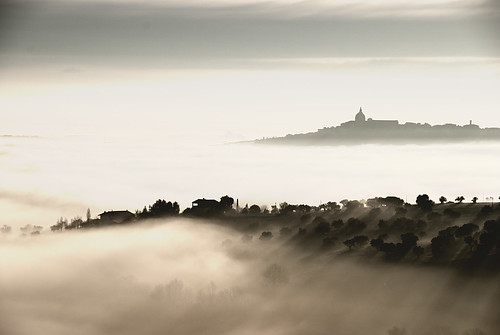 フリー写真素材|自然・風景|霧・霞|丘|イタリア|