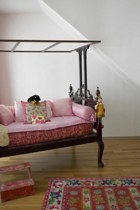 Pretty daybed
