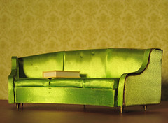 green sofa 