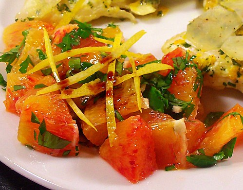 insalata di arance, prezzemolo e aglio con aceto balsamico
