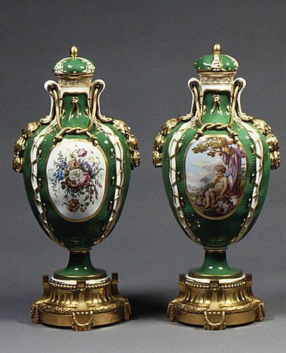 010-Jarrones- Porcelana de Sevres 1765–70-© 2000–2010 The Metropolitan Museum of Art