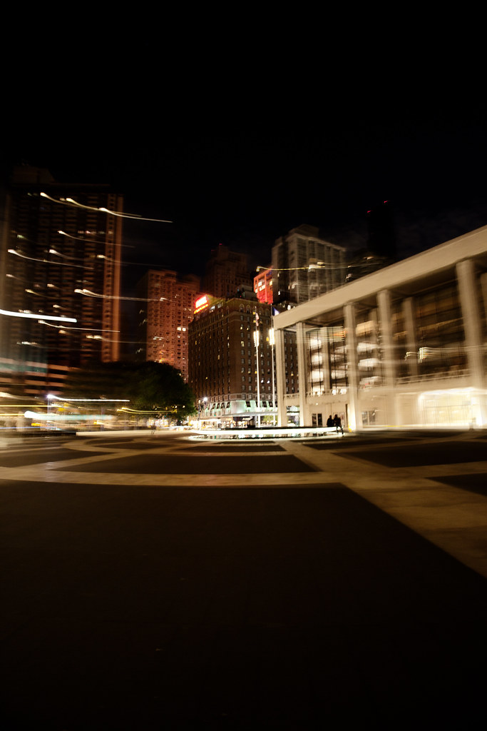 Lincoln Center at Night [EOS 5DMK2 | EF 17-40L@17mm | 0.5 s | f/5 | ISO1250]