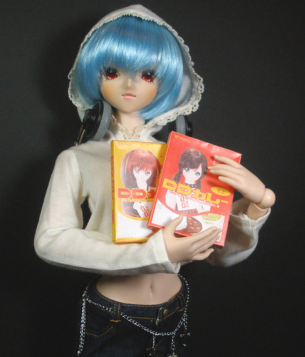 Yumi with DD Curry boxes