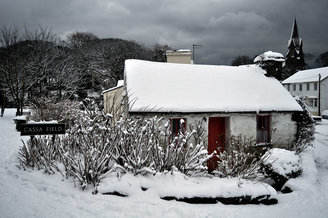 Snowy Cottage by ©sammie