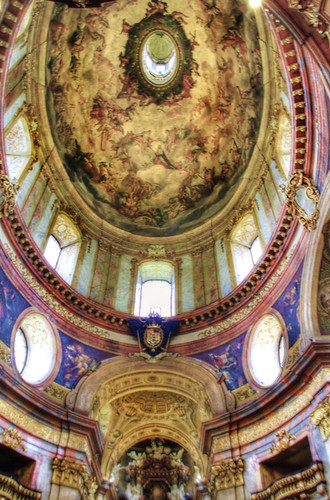 Peter church dome. Vienna. Cúpula de la iglesia de Pedro 