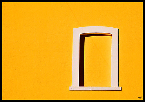 Mute Yellow Window by Satreviè