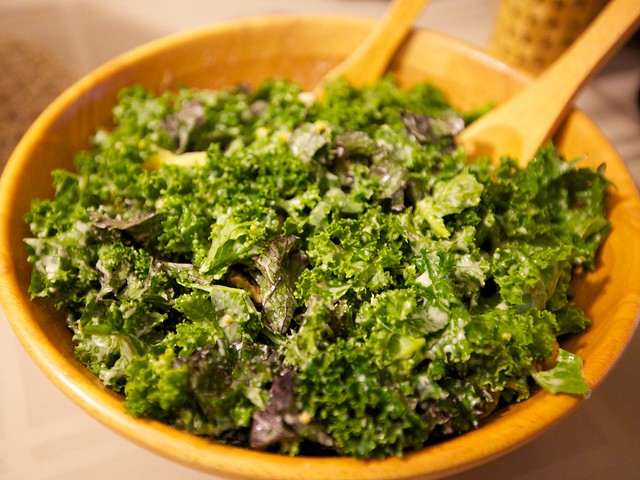 vegan thanksgiving potluck-kale salad