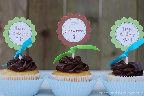 anna and blue paperie gator party decor cupcakes logo