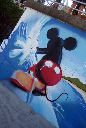 mickey don't surf