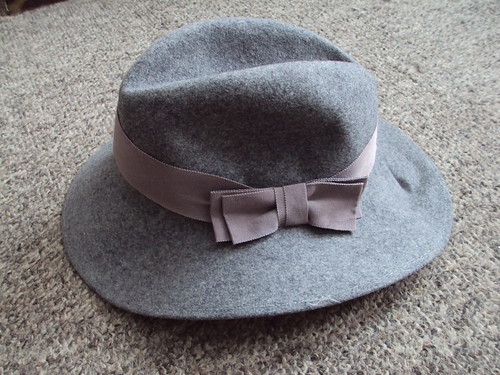 Vintage Grey Hat with Bow