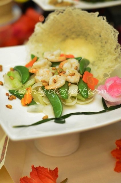 Wok Fried Prawns with Pine Nuts, Sweet Bean and Lily Bulbs