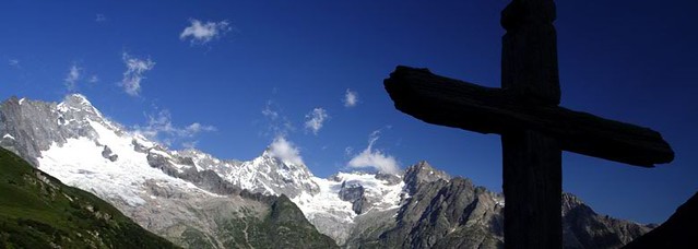 5392792976 f71390c791 z Tour of Mont Blanc, the most spectacular trekking in Europe