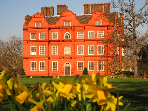 Kew Palace and Daffodils