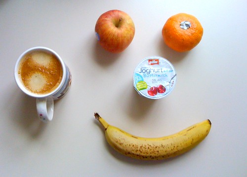 Joghurt mit der Buttermilch, Kiku, Clementine & Banane