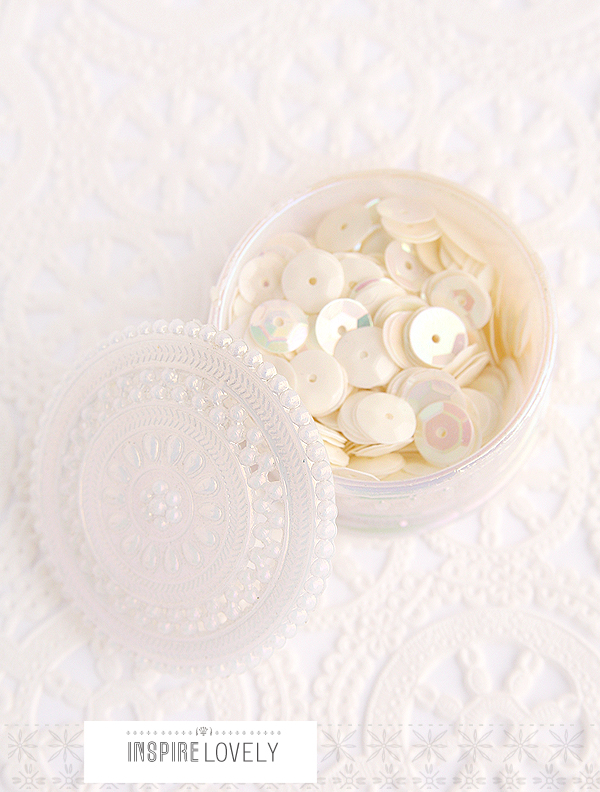 i love the little doily looking container xo