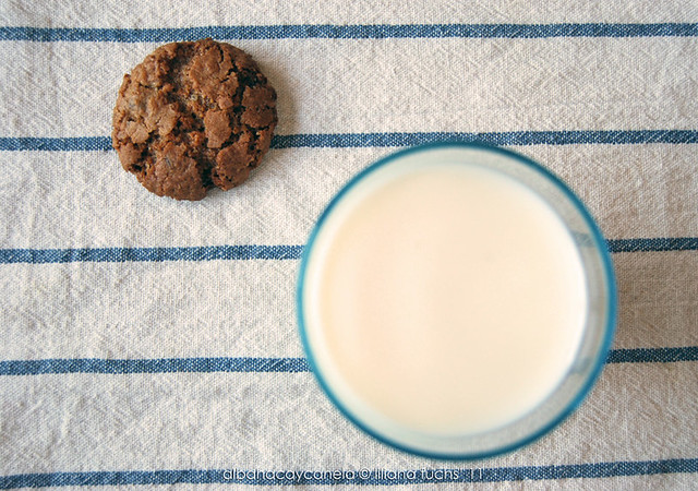 Oat chocolate chip cookie