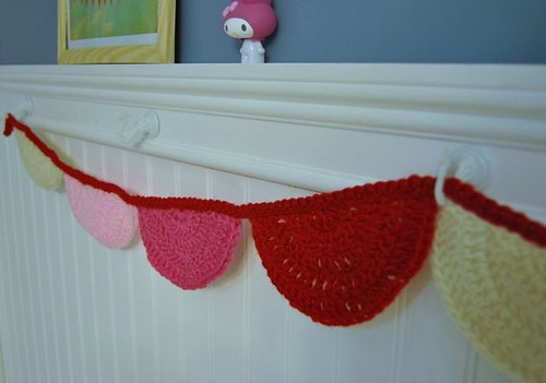 crochet scalloped bunting :: free pattern