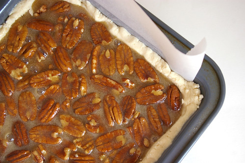 Pecans, crust and filling